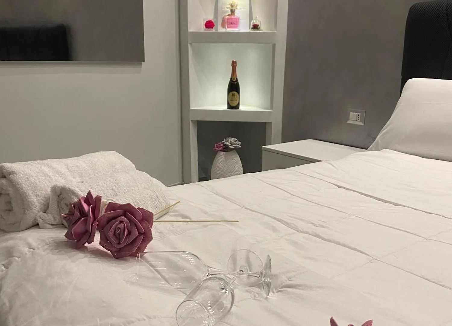 Portacapuana Guest House 나폴리 아파트